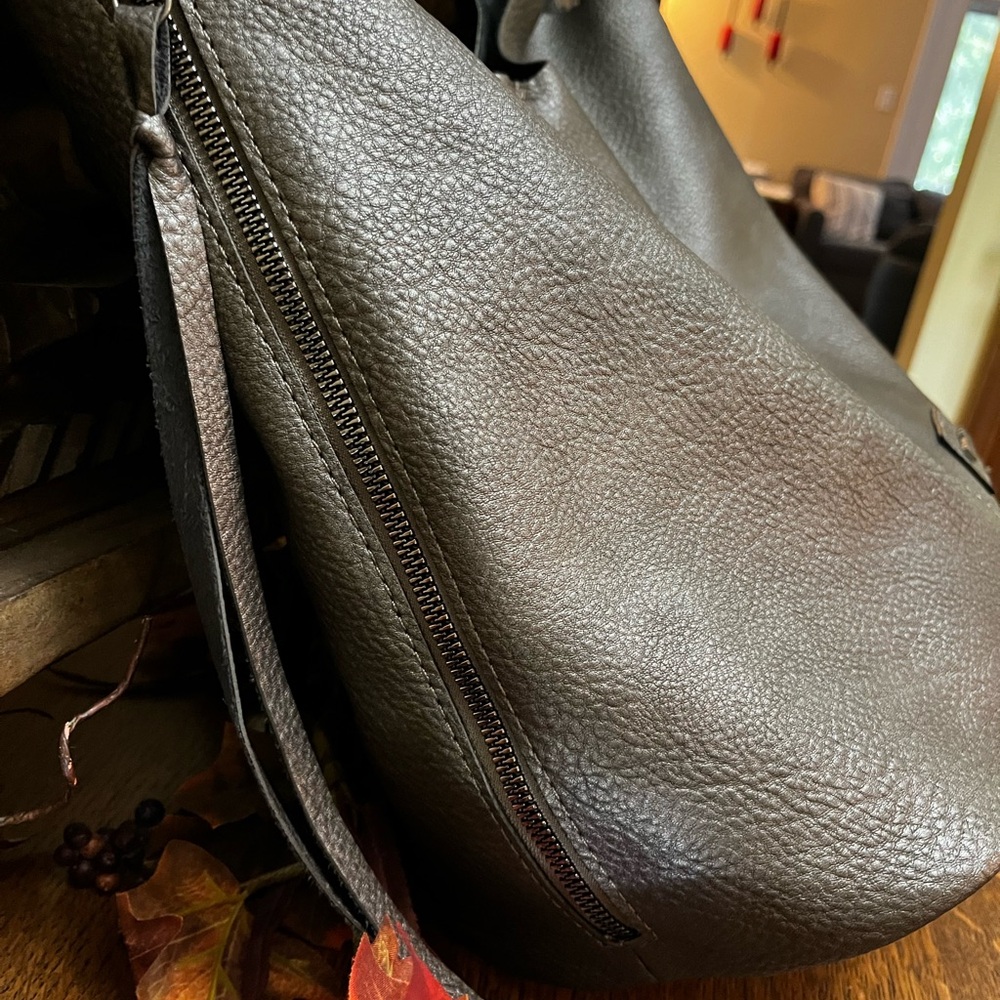 Montana West Gunmetal Pebbled Vegan Leather Hobo Tote and Cosmetic Pouch - Picture 3 of 8